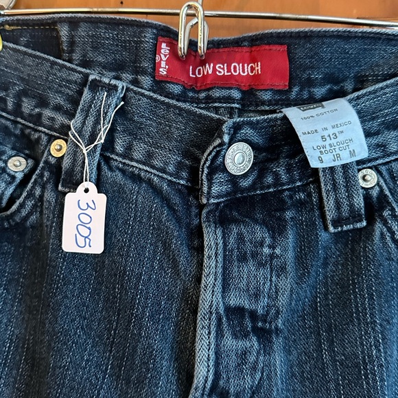 EUC Levi’s denim jeans. Size 9. Juniors. - Picture 5 of 10